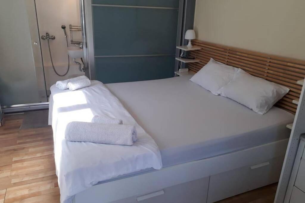 Air Conditioned Studio In Quite Garden With Barbecue Athen Exterior foto